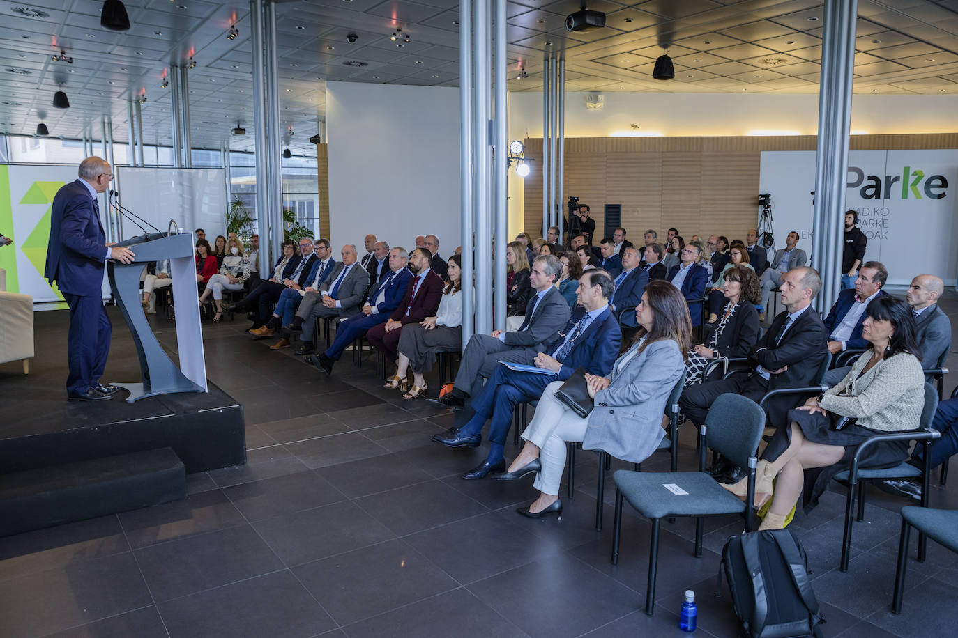 Fotos: El Parque Tecnológico de Álava, escenario del Foro Finanza