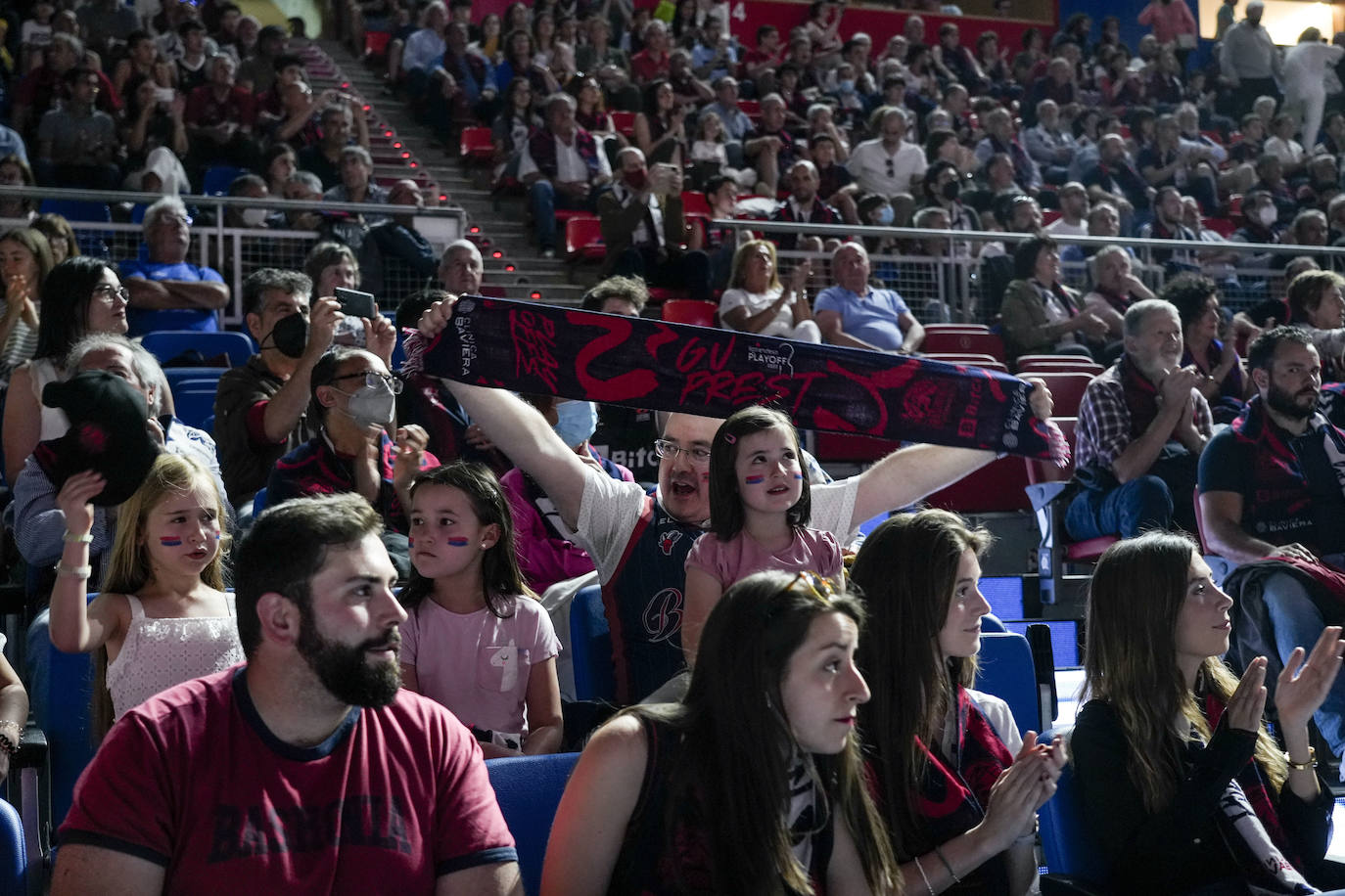 Fotos: Gran ambiente en el Buesa Arena