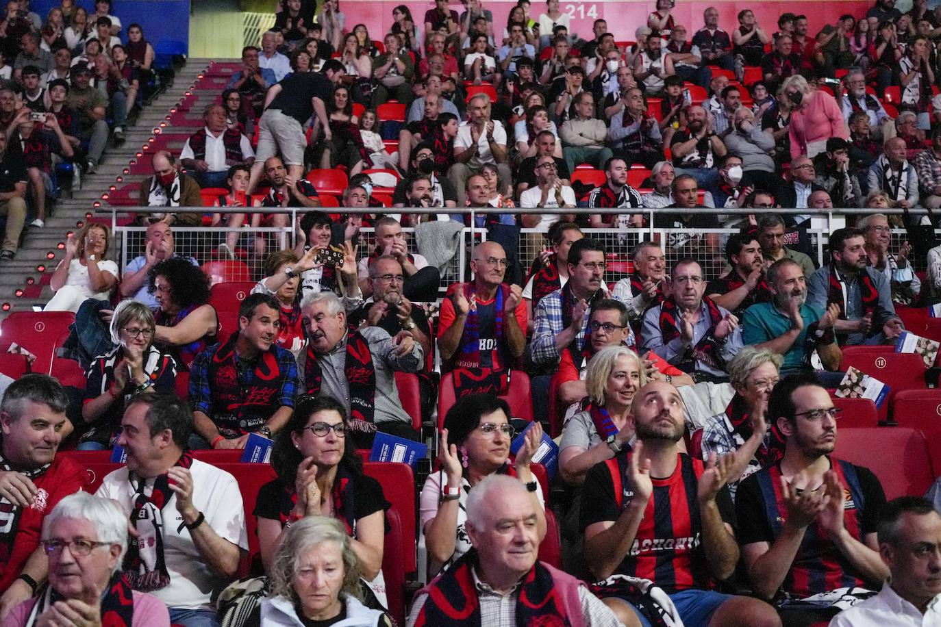 Fotos: Gran ambiente en el Buesa Arena
