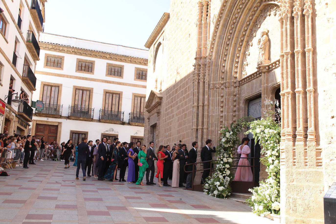 Fotos: Los looks más elegantes de las invitadas a la boda de Marta Lozano