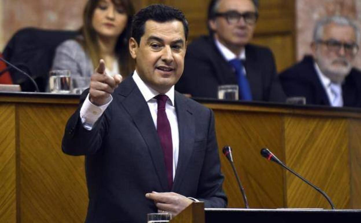 Juanma Moreno, durante el debate de investidura en el Parlamento andaluz. 