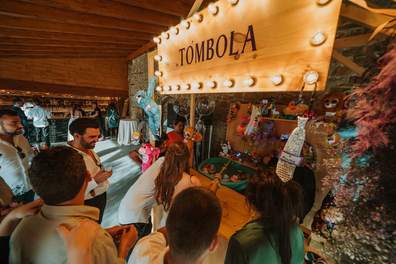 Fotos: La boda circense de Isma, de &#039;El Conquistador del Caribe&#039;, e Iraia en el Valle de Arratia