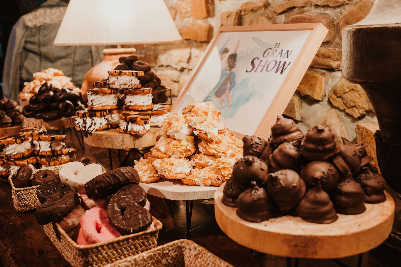 Fotos: La boda circense de Isma, de &#039;El Conquistador del Caribe&#039;, e Iraia en el Valle de Arratia