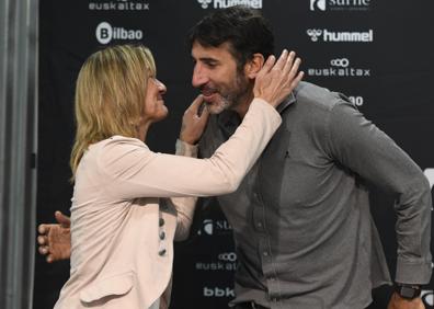 Imagen secundaria 1 - Bilbao Basket: Mumbrú se va del Bilbao Basket | «Cuando vi mi camiseta alzada en Miribilla supe que era el momento de salir»