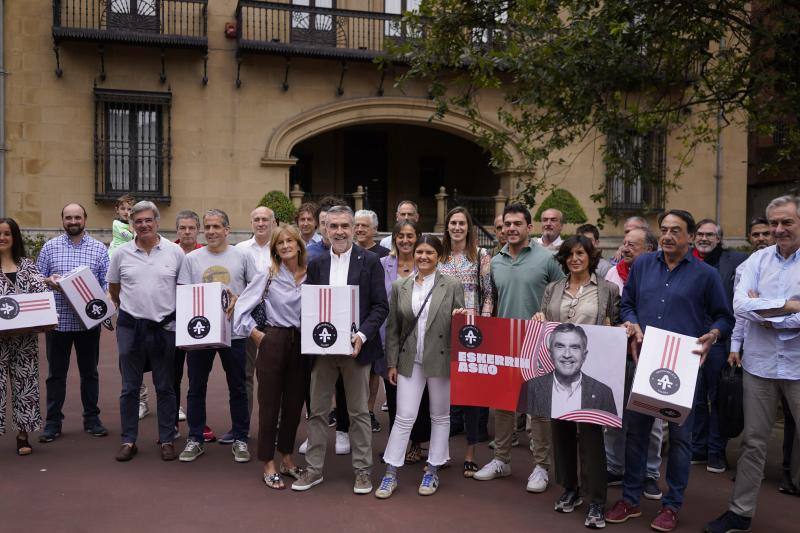 Fotos: Presentación de avales de los tres precandidatos a presidir el Athletic