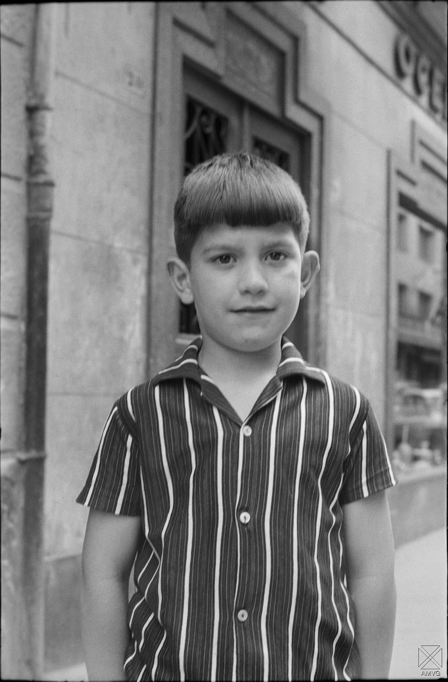 Retrato de Javier Berasaluce cuando era un niño de Marianistas hecho por el histórico fotógrafo vitoriano Goyo Querejazu