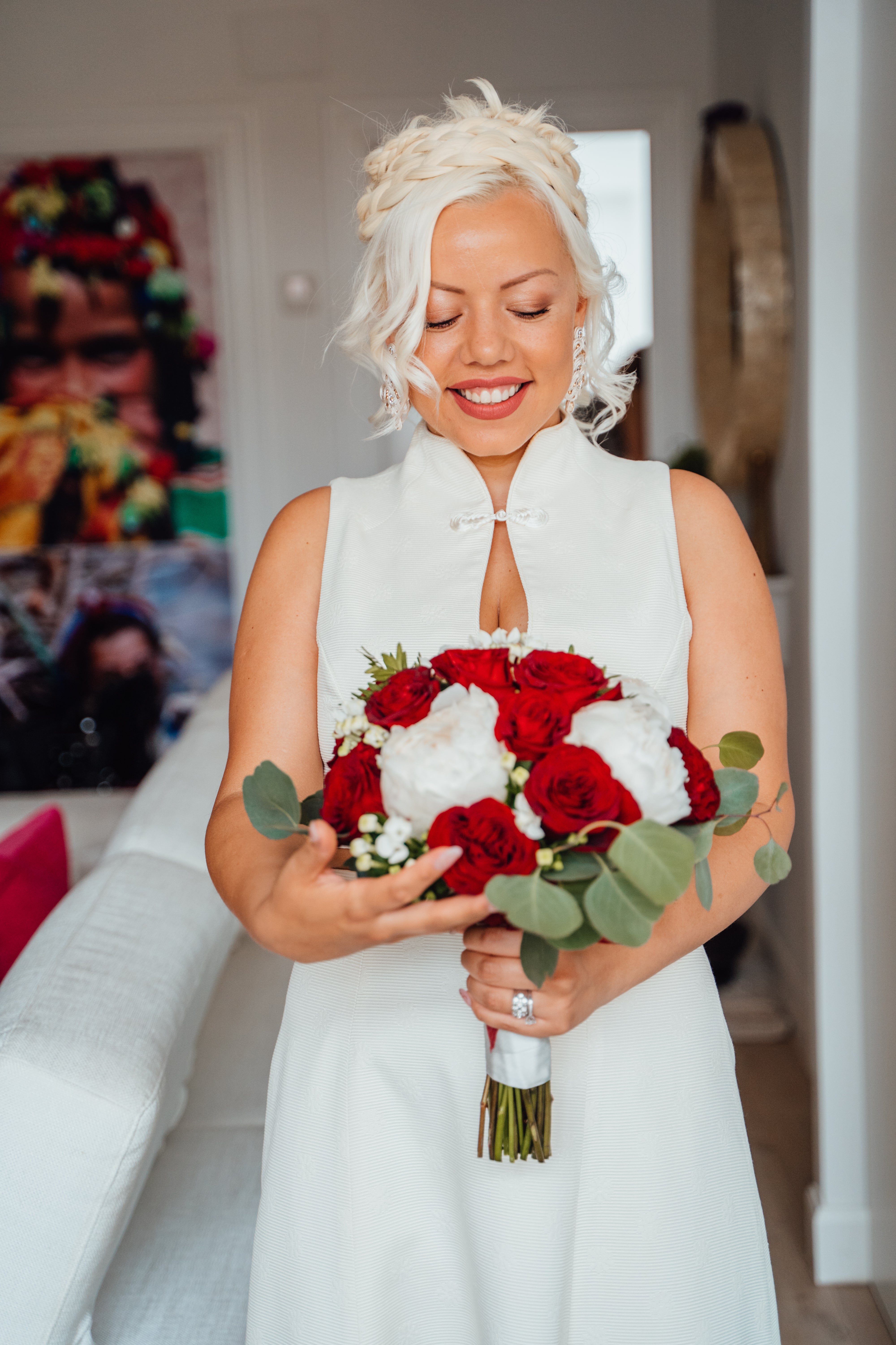 Fotos: La boda de Elisa y Beñat: un vestido de novia de Koopera y el tranvía de Bilbao alquilado para invitados