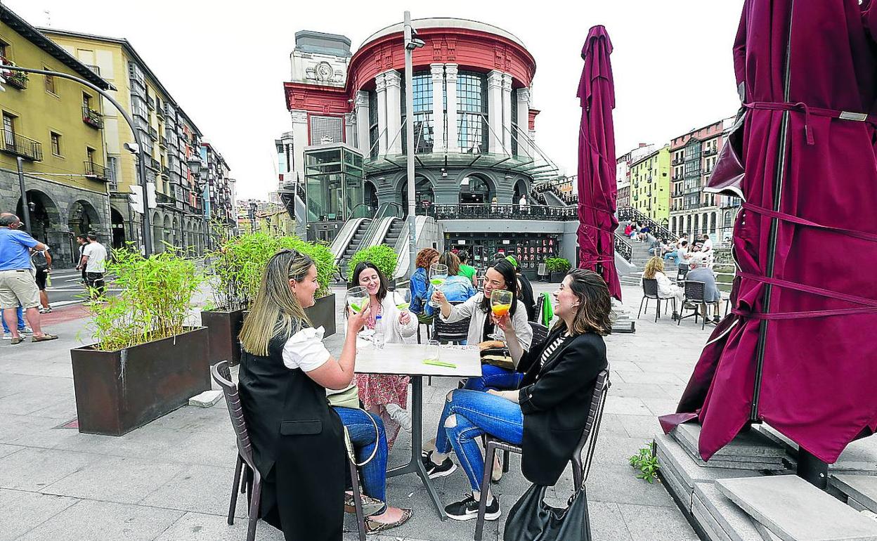 Los gastrobares del mercado de La Ribera se inauguraron en la Aste Nagusia de 2015. 