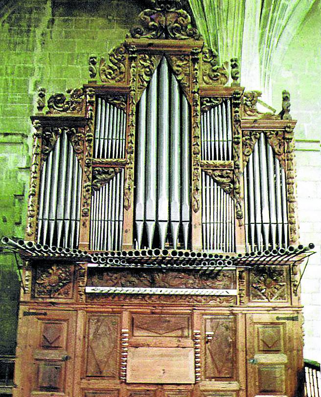 San Andrés de Villabuena. Obra de Francisco y Felipe de Urarte en 1735. Consta de consola de ventana y un teclado manual de 45 notas