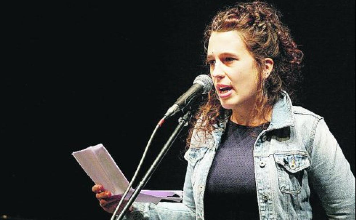 Ane Labaka, eszenatokian.