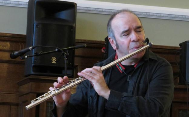 El profesor de música Mario Clavell Larrinaga, líder y portavoz. 