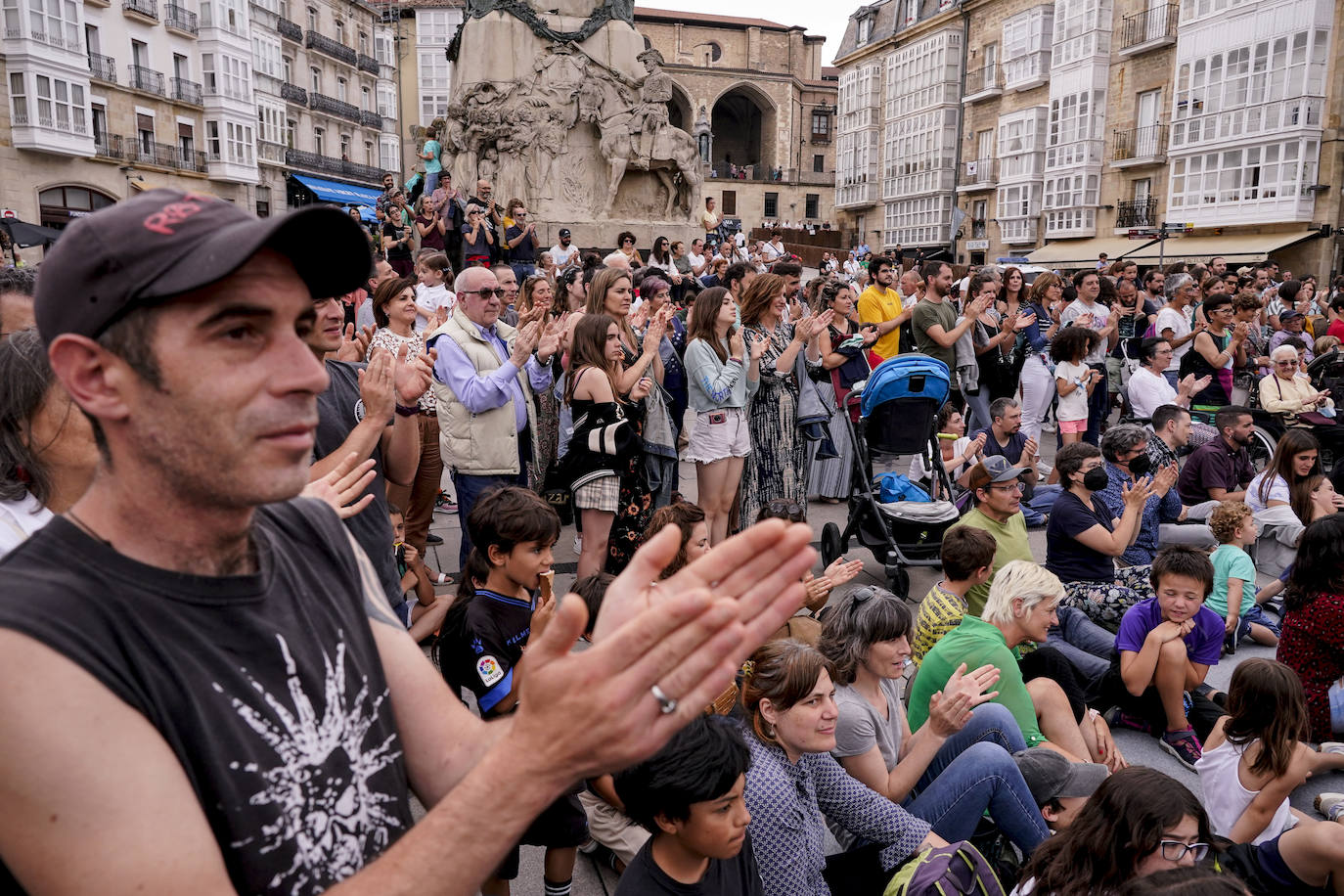 Fotos: Así ha sido el sábado cargado de espectáculos por Kaldearte en Vitoria