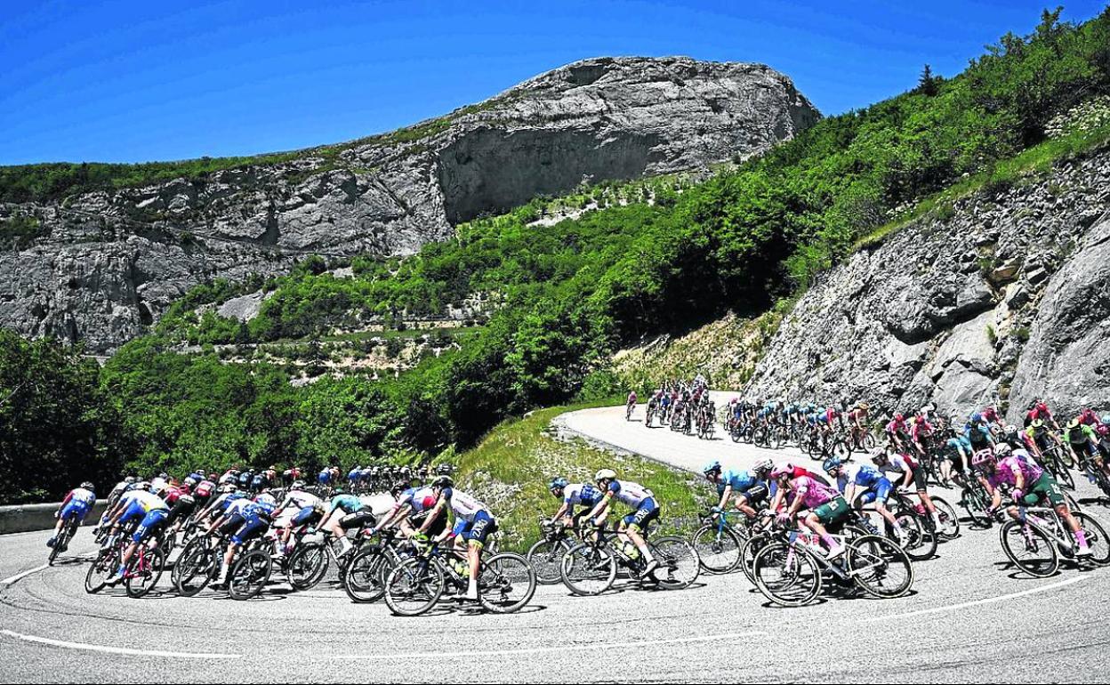 El pelotón del Critérium de Dauphiné afronta hoy un ensayo del próximo Tour. 