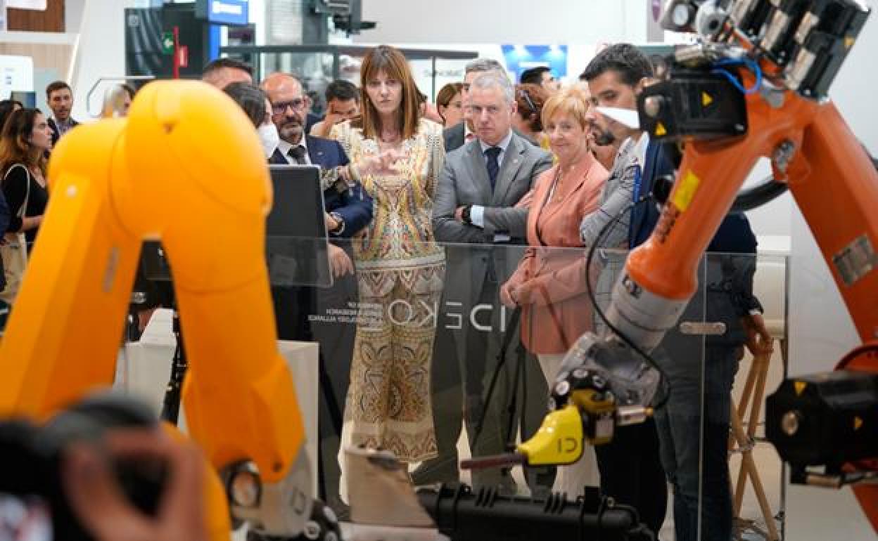El símbolo de la vanguardia tecnológica vasca se la juega en una Bienal de récord