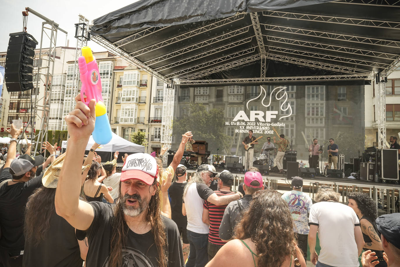 Fotos: Los conciertos del viernes en el Azkena