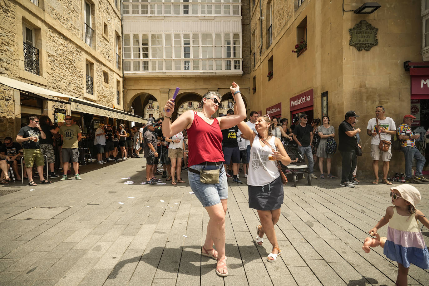 Fotos: Los conciertos del viernes en el Azkena