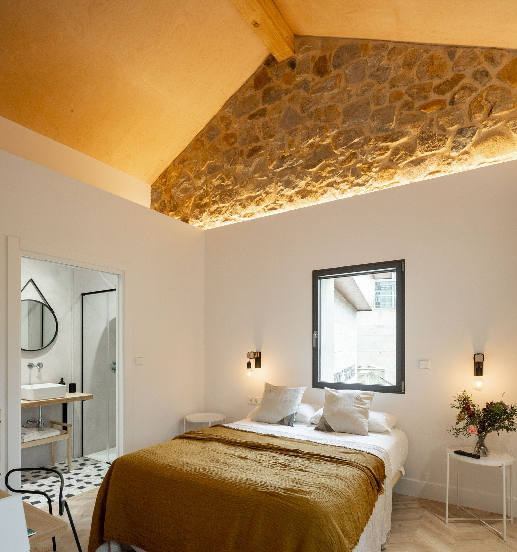 Fotos: Un edificio en ruinas de 1945 convertido en casa rural con encanto en Bakio