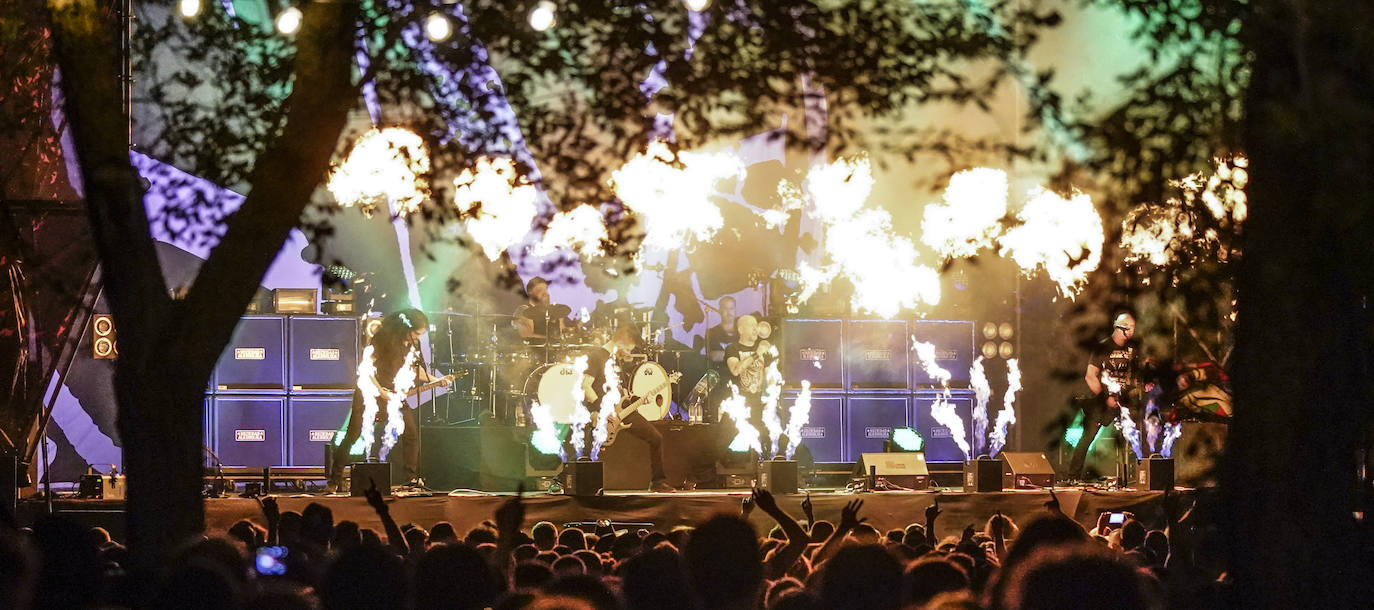 Fotos: La energía desbordante de los Social Distortion