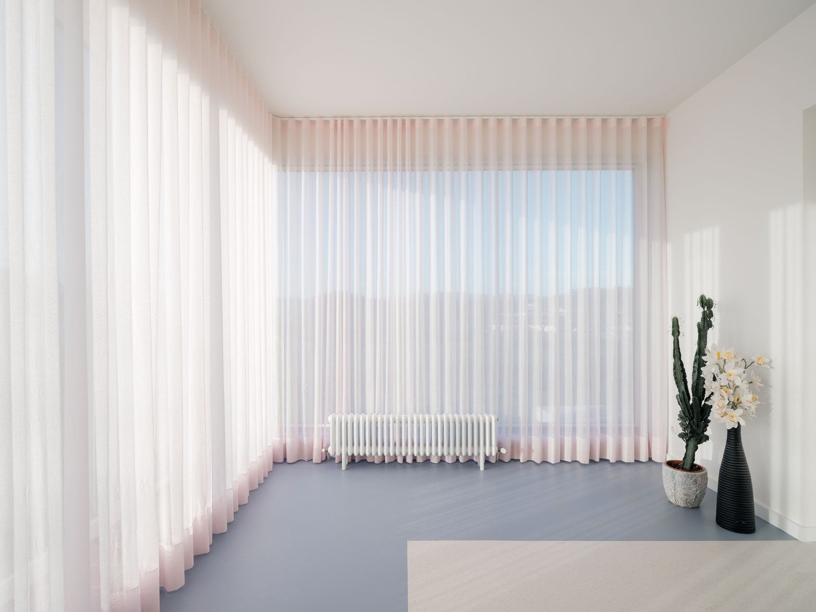 Fotos: La casa agrícola de una familia en Loiu convertida en dos viviendas para un matrimonio y su hija