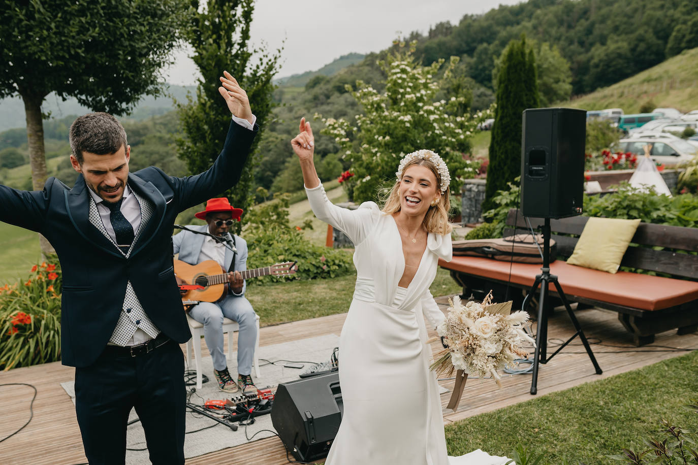 Fotos: Sí, es posible transformar un &#039;look bridal&#039; solo con los accesorios: la novia vizcaína que lo consiguió