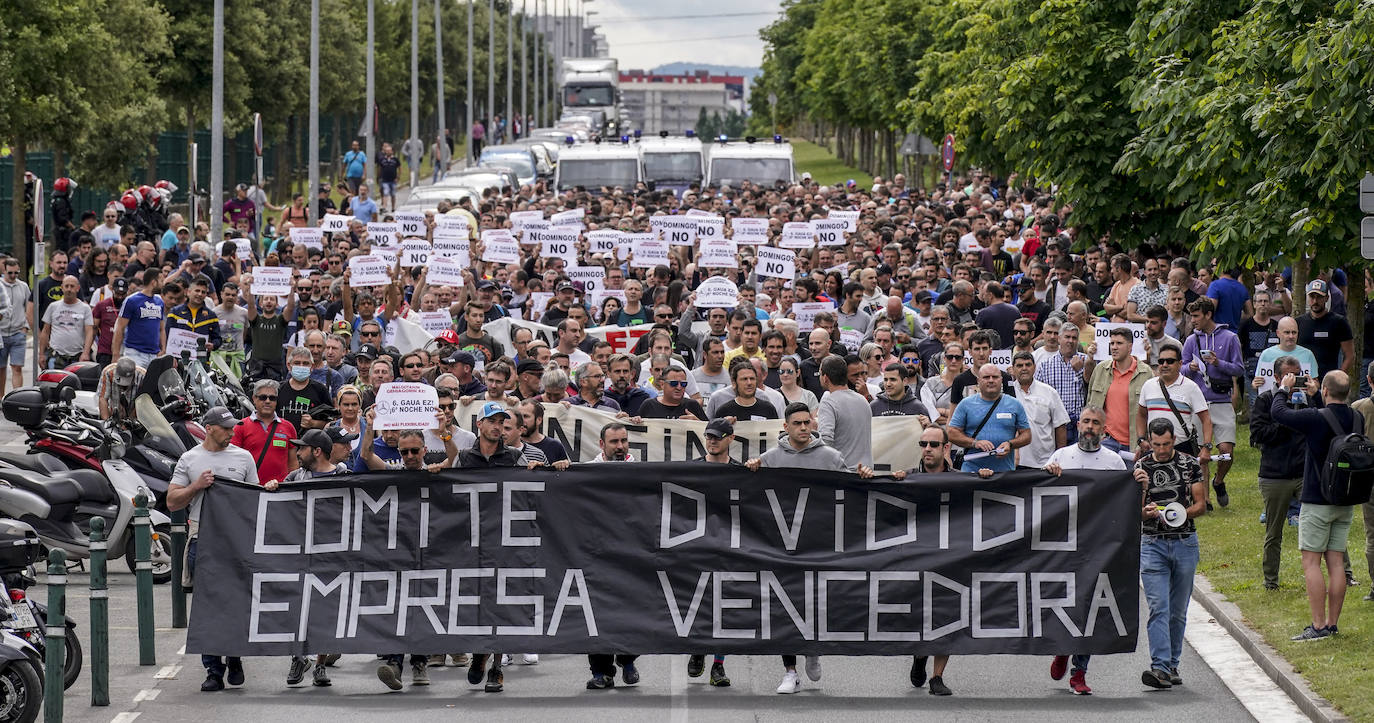 Fotos: La huelga en Mercedes arranca sin incidentes y con «gran respaldo de la plantilla», dicen los sindicatos