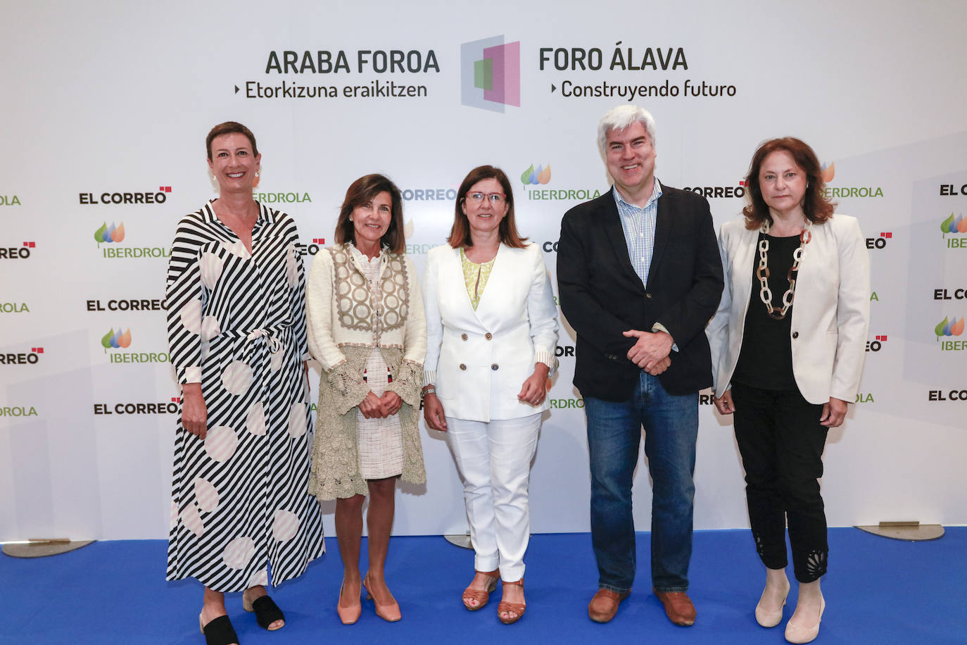 Maite Maqueda, Zuriñe Elordi, Izaskun Arandaida, Paúl Ortega y Nerea Pérez de Nanclares.