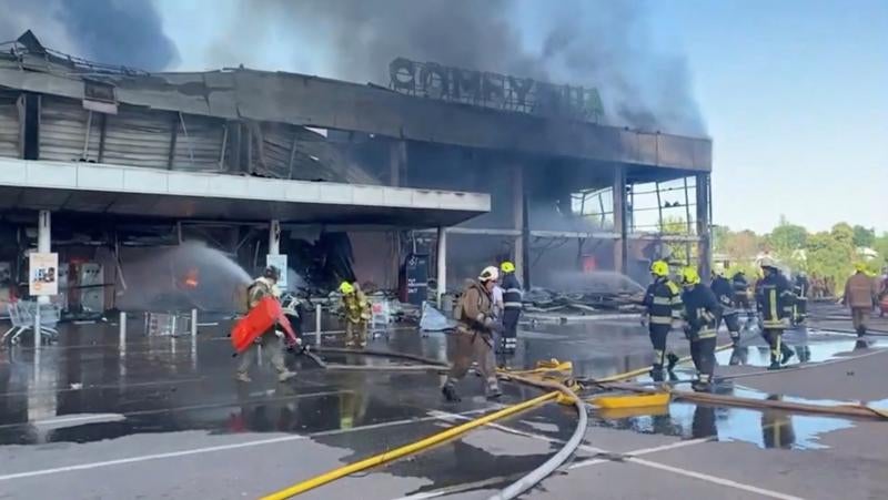 Fotos: Ataque con misiles a un centro comercial en Ucrania