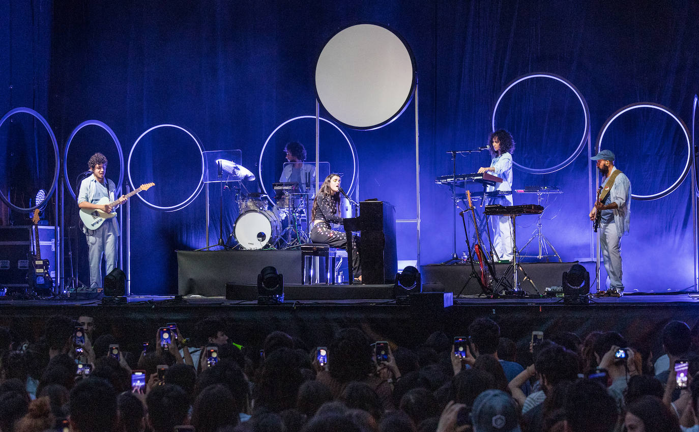 Fotos: Amaia Romero da un concierto especial en Ereaga