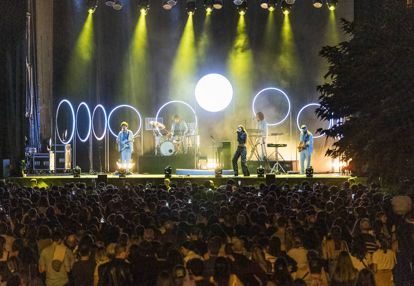 Fotos: Amaia Romero da un concierto especial en Ereaga