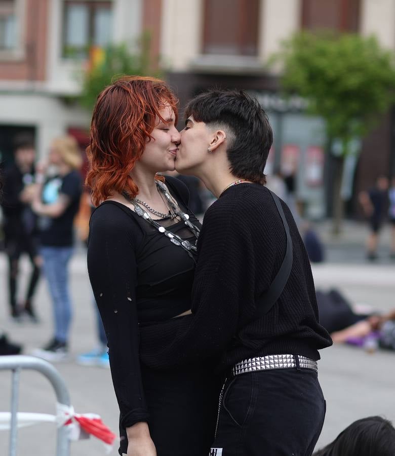 Fotos: Gran ambiente en San Mamés para el concierto de Metallica con petición de matrimonio incluida