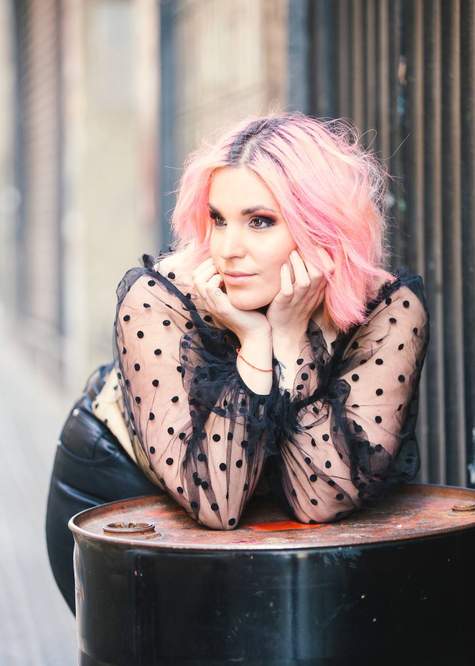 Fotos: Nekane, la modelo &#039;curvy&#039; bilbaína con el pelo rosa que pasó de odiar su cuerpo a triunfar en la moda