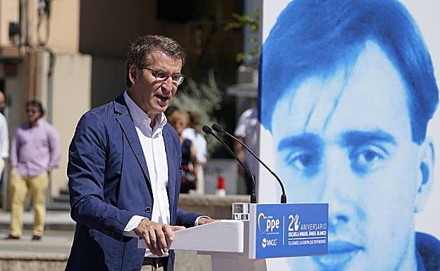 Feijóo se compromete a derogar la Ley de Memoria que Sánchez ha pactado con Bildu