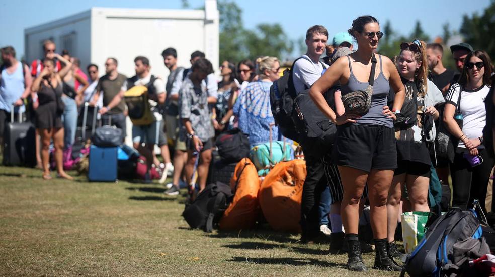 Despedida y cierre del festival BBK Live: los campistas abandonan Kobetas