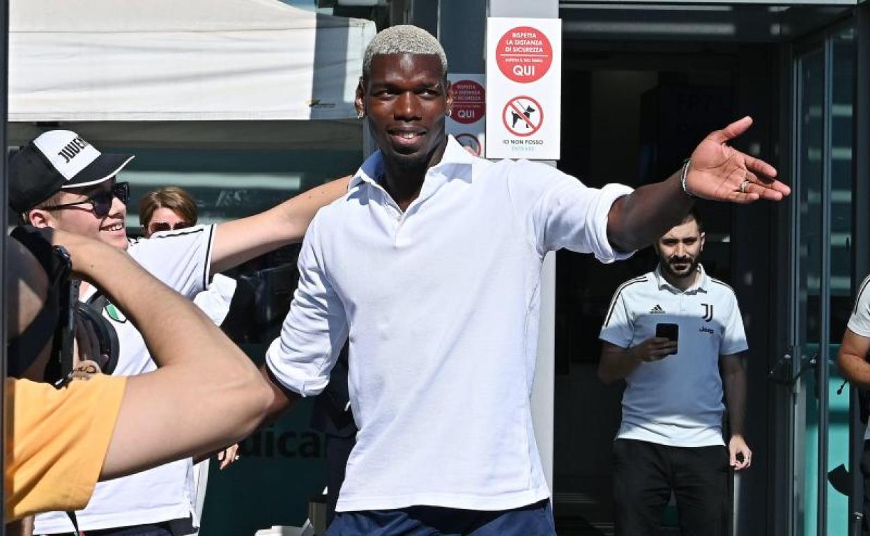 Paul Pogba, a su llegada el sábado a Turín para pasar reconocimiento médico. 