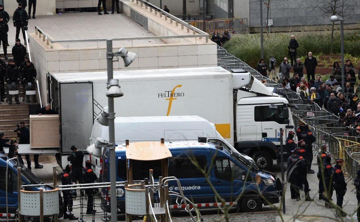 Vehículo capitoné: Las claves del camión de mudanzas