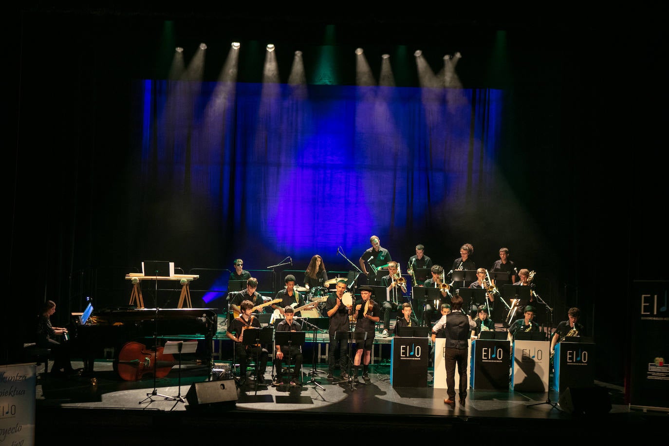 Fotos: La EIJO inaugura el Festival de Jazz de Vitoria en el Teatro Principal