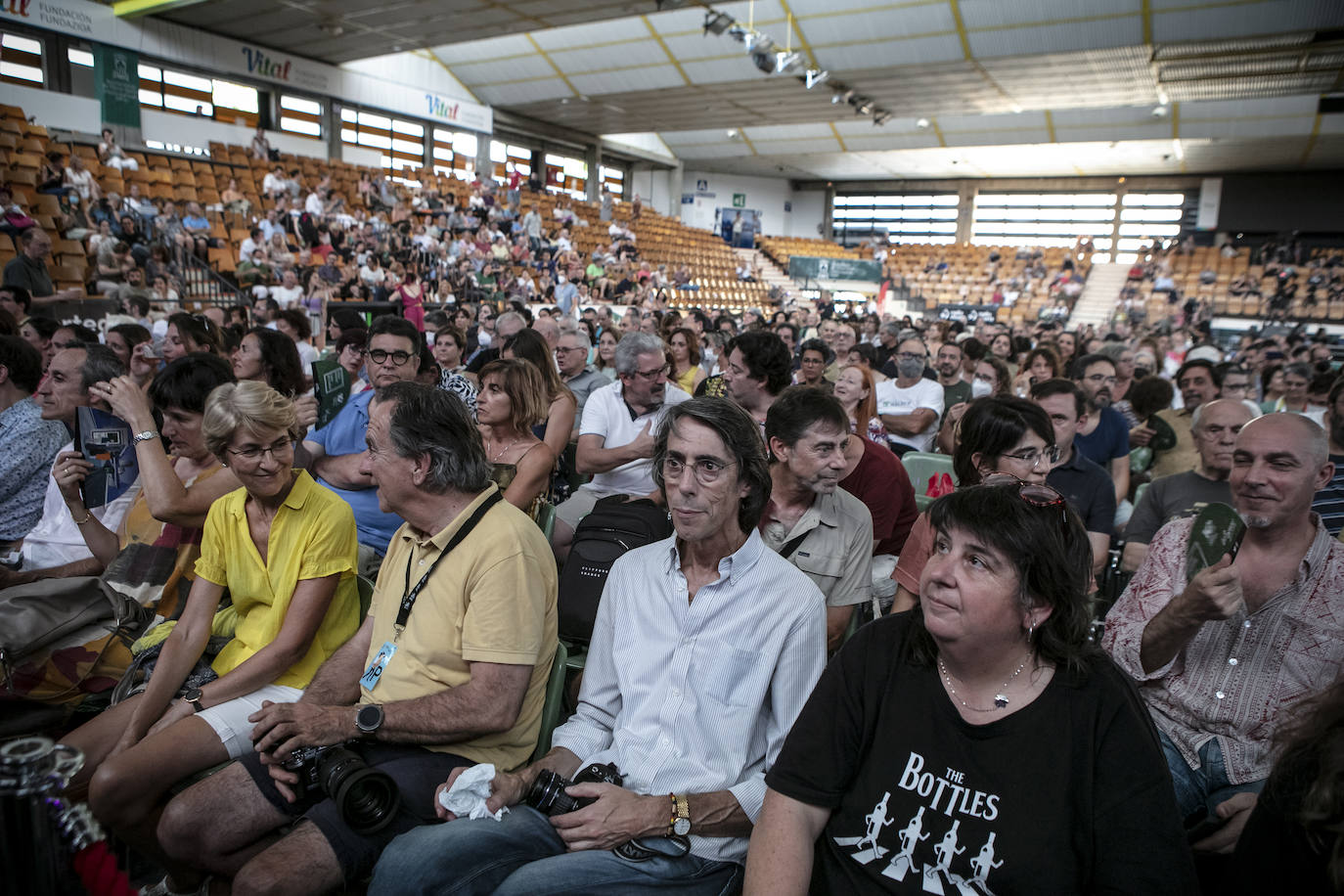 Fotos: El homenaje a Iñaki Añúa y el concierto de Giulia Valle, en imágenes