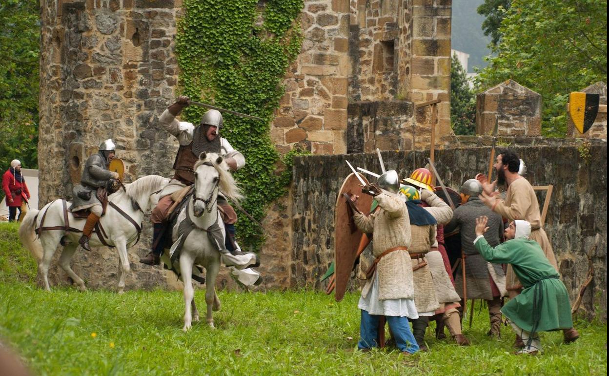 Recreación de un combate el el castillo de Muñatones, Muskiz. 