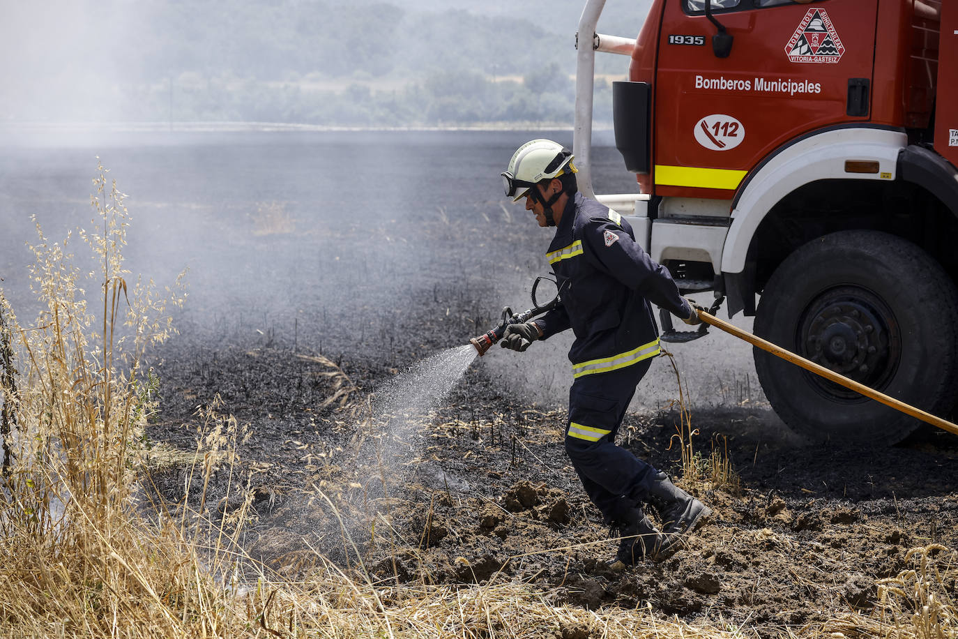 Fotos: El incendio entre Argandoña y Villafranca, en imágenes