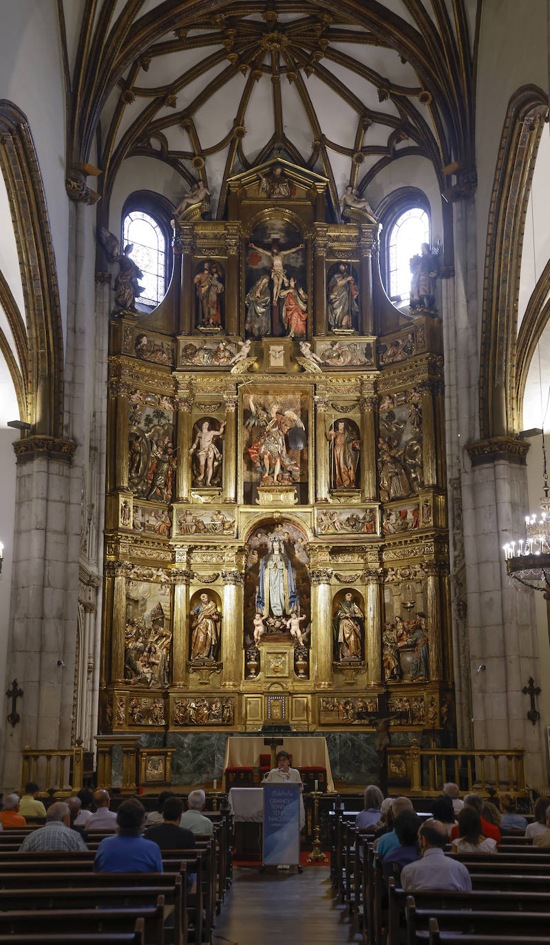 Fotos: Así ha quedado el retablo de San Miguel tras su restauración