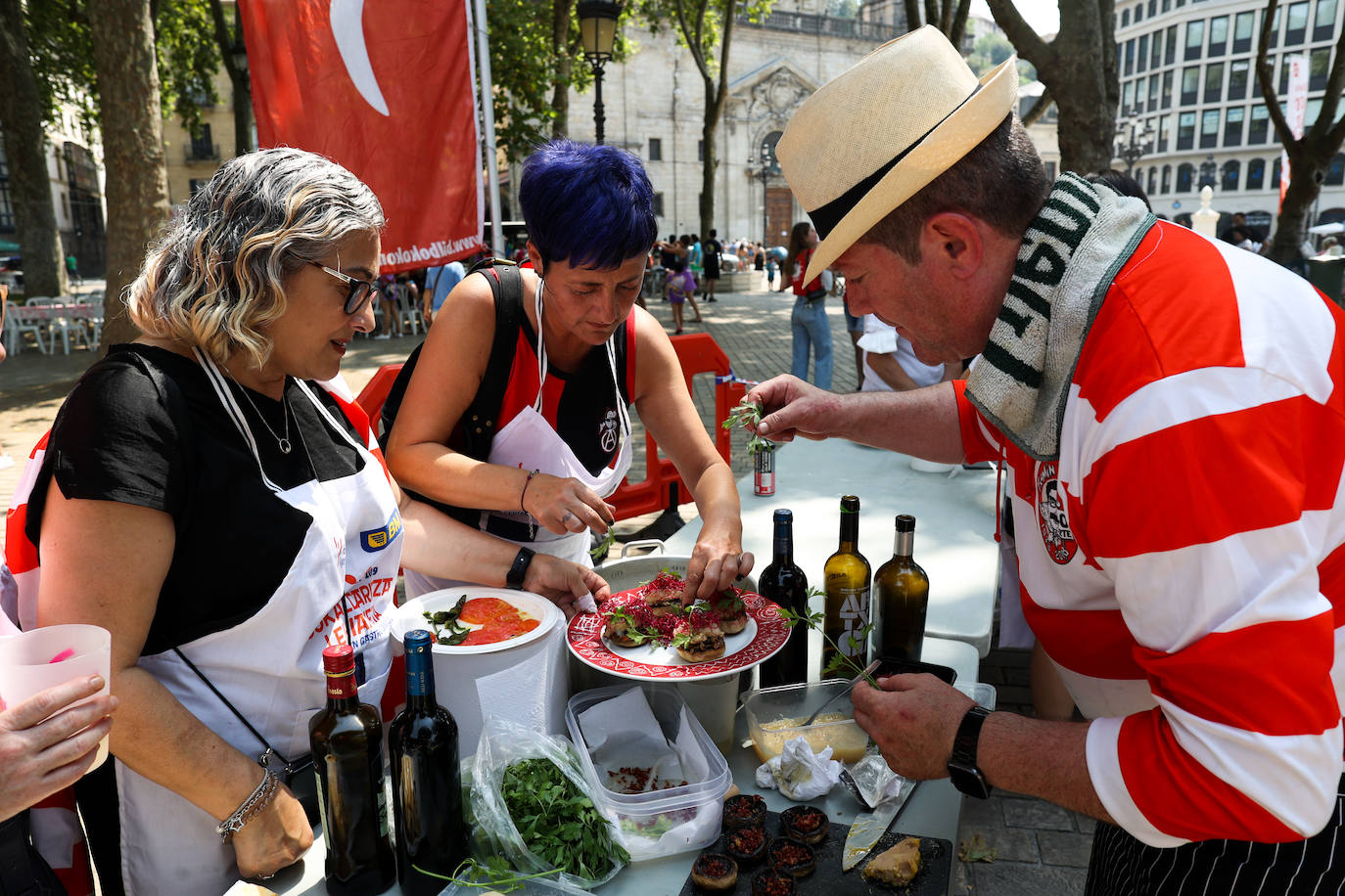 Fotos: Las comparsas de Bilbao celebran su día a un mes de Aste Nagusia