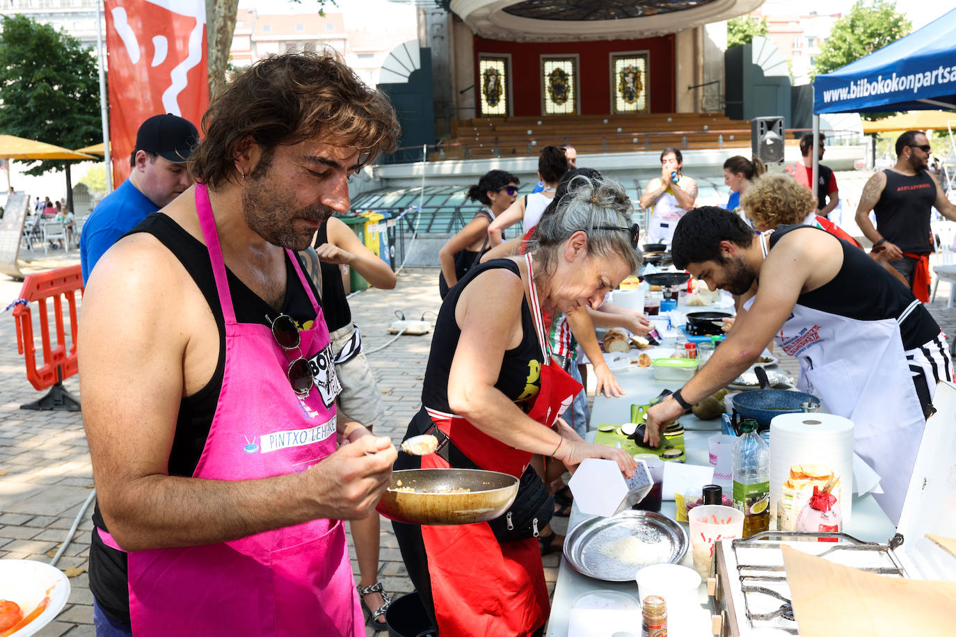 Fotos: Las comparsas de Bilbao celebran su día a un mes de Aste Nagusia