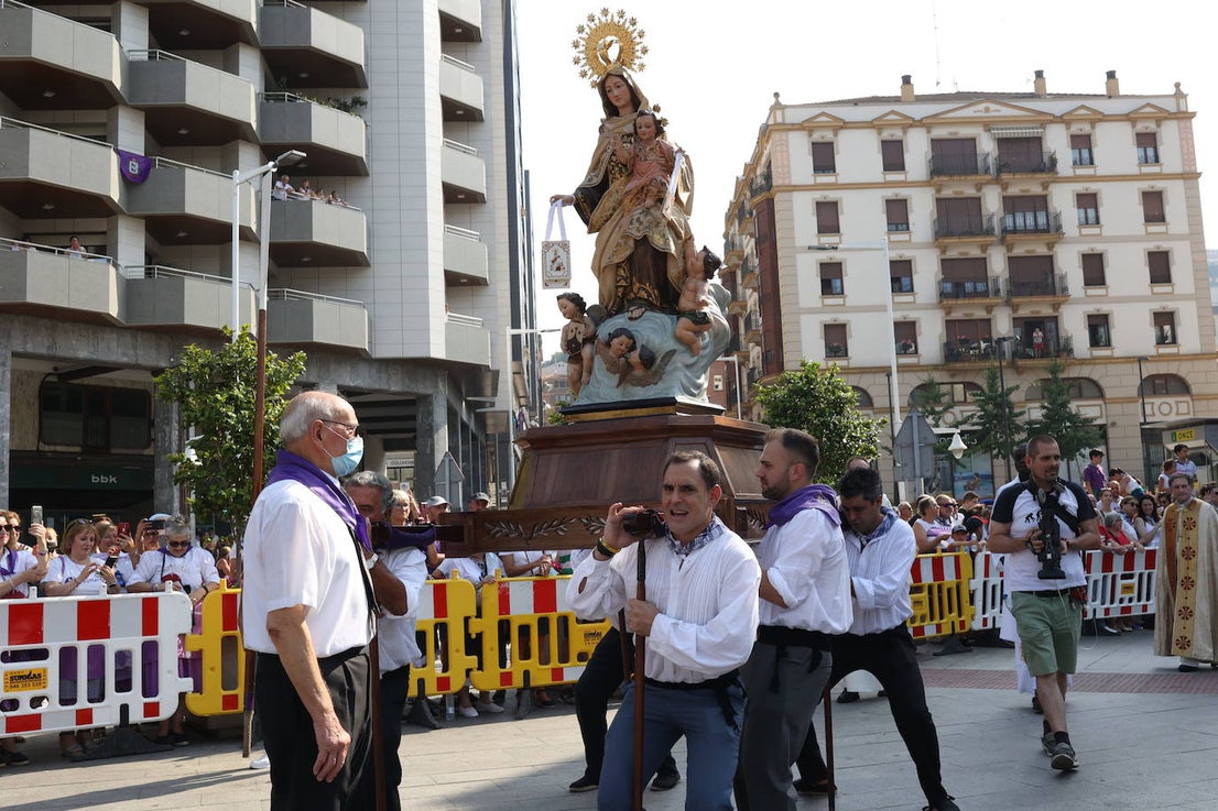 Fotos: Santurtzi rinde homenaje a la Virgen del Carmen
