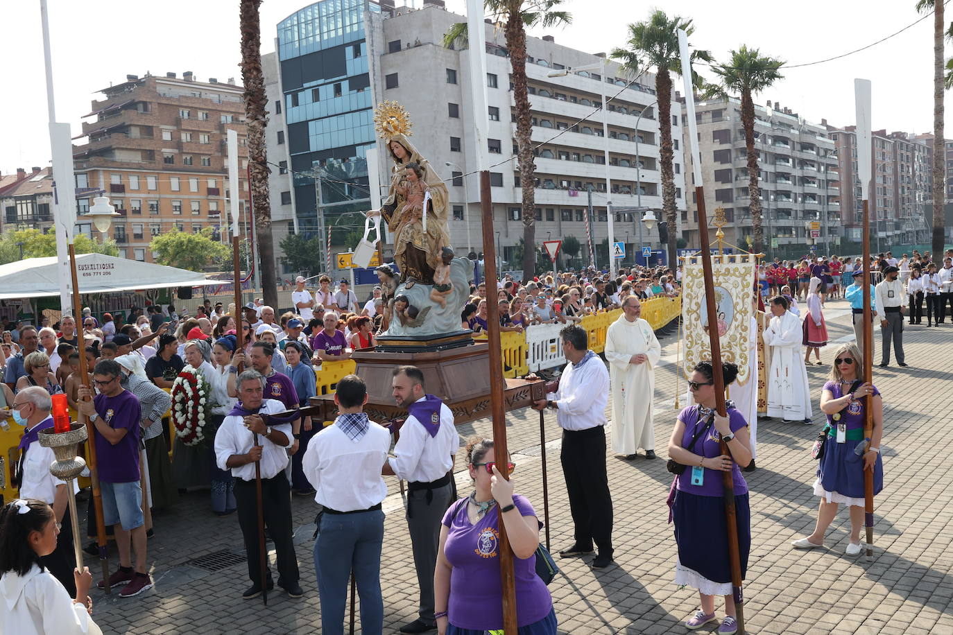 Fotos: Santurtzi rinde homenaje a la Virgen del Carmen