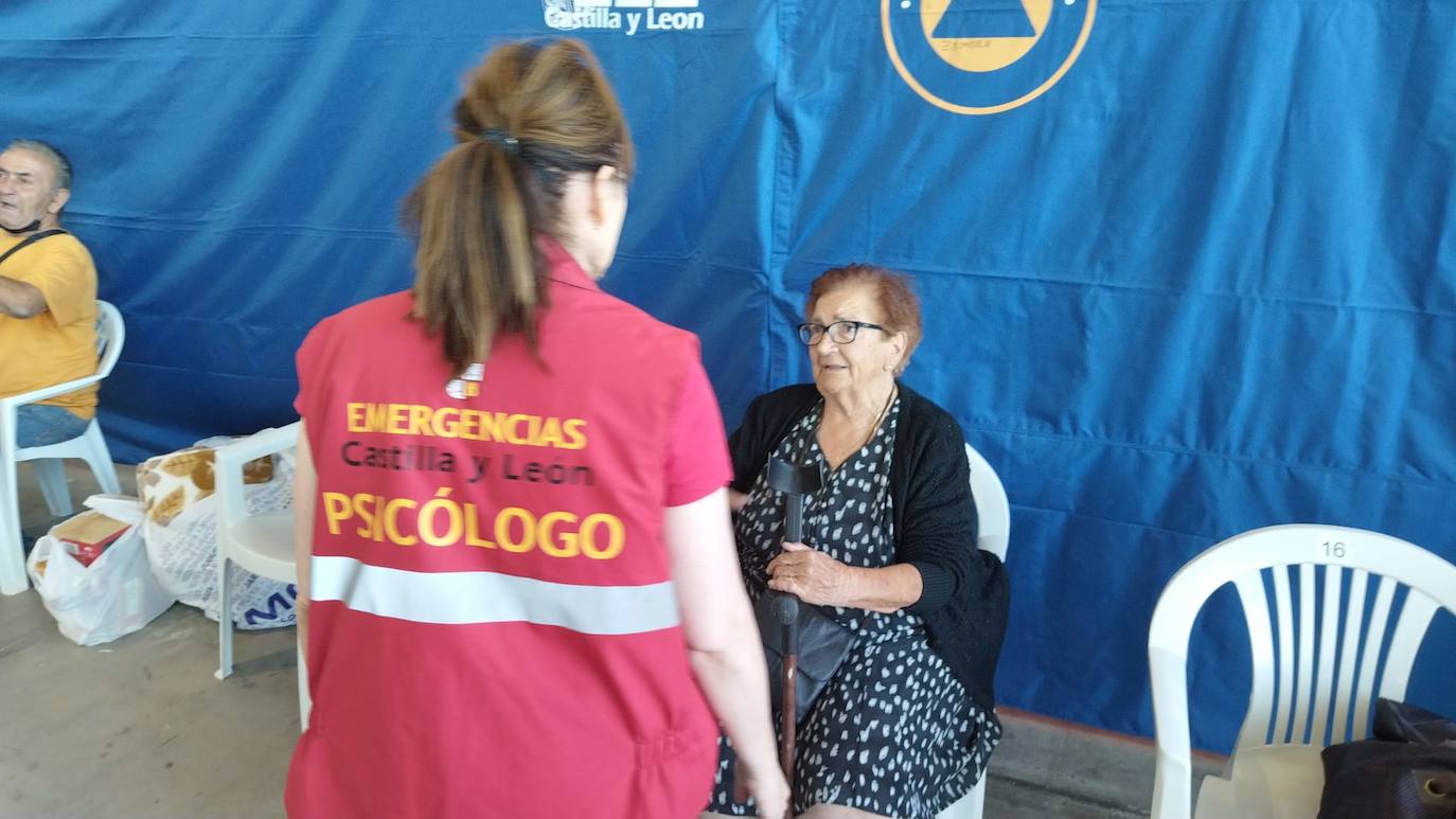 Fotos: La Diputación de Zamora abre el recinto ferial de Ifeza para realojar a los evacuados por los incendios