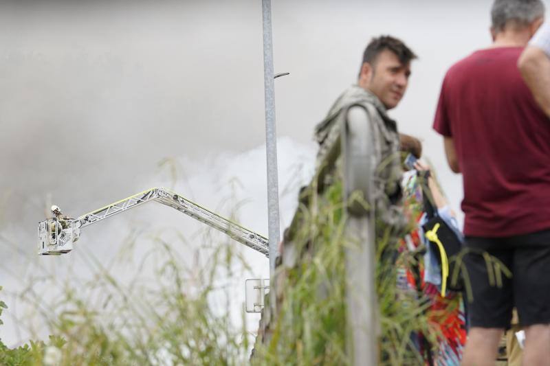 Fotos: Diez desalojados tras un incendio en Lemoa