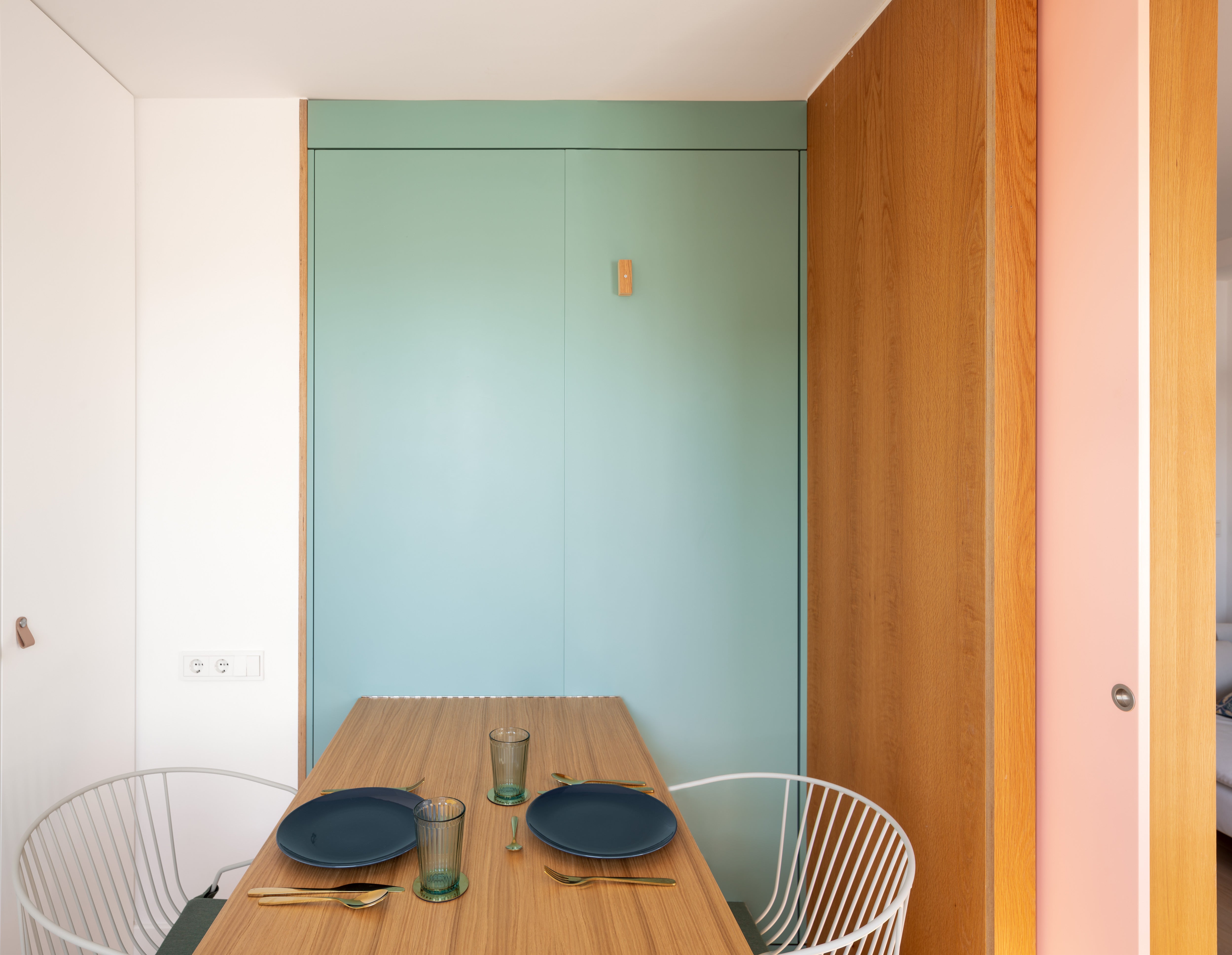 Fotos: El sorprendente &#039;minipiso&#039; de una pareja en el Puerto Viejo: 25 metros y habitaciones que se transforman