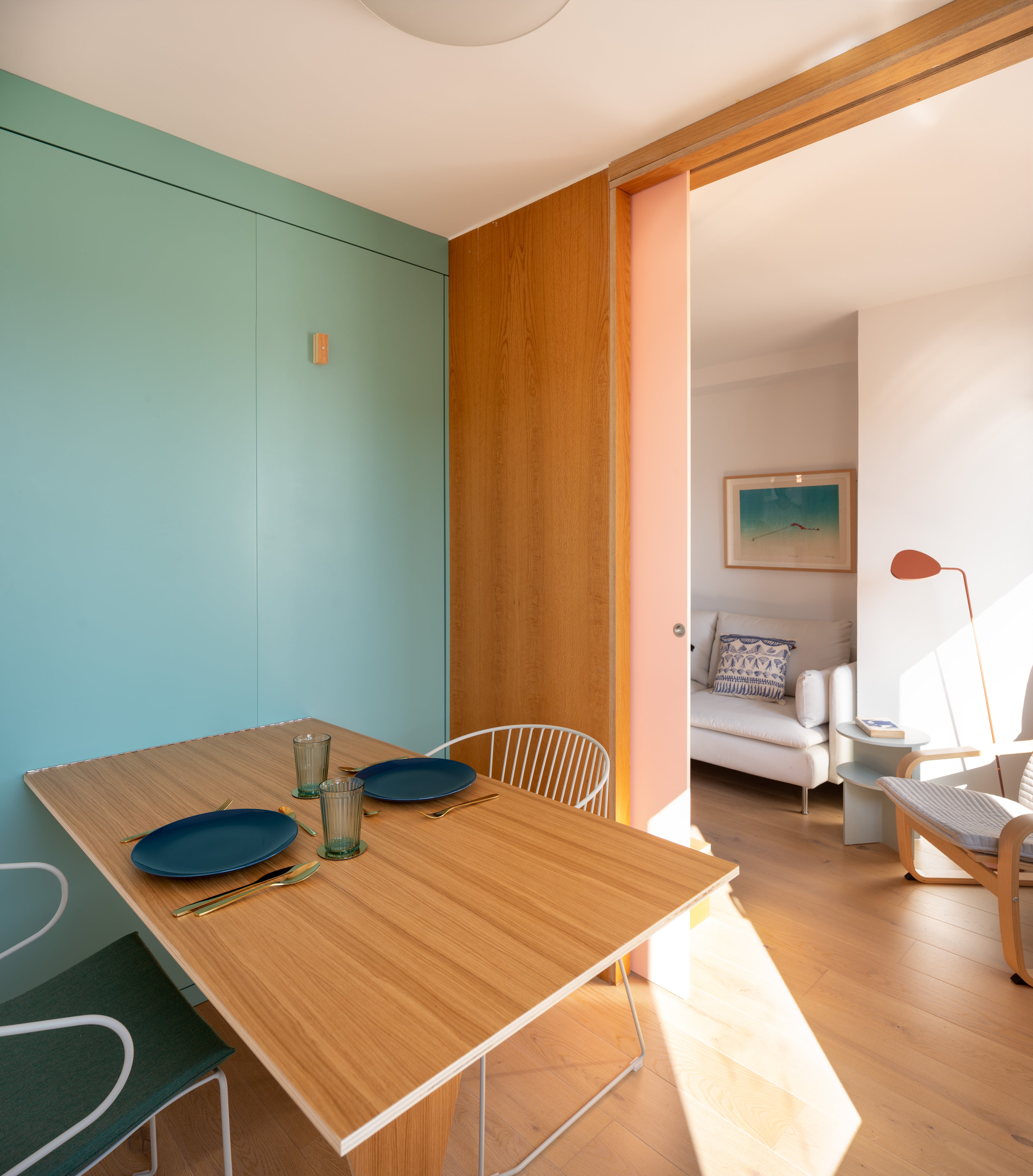 Fotos: El sorprendente &#039;minipiso&#039; de una pareja en el Puerto Viejo: 25 metros y habitaciones que se transforman