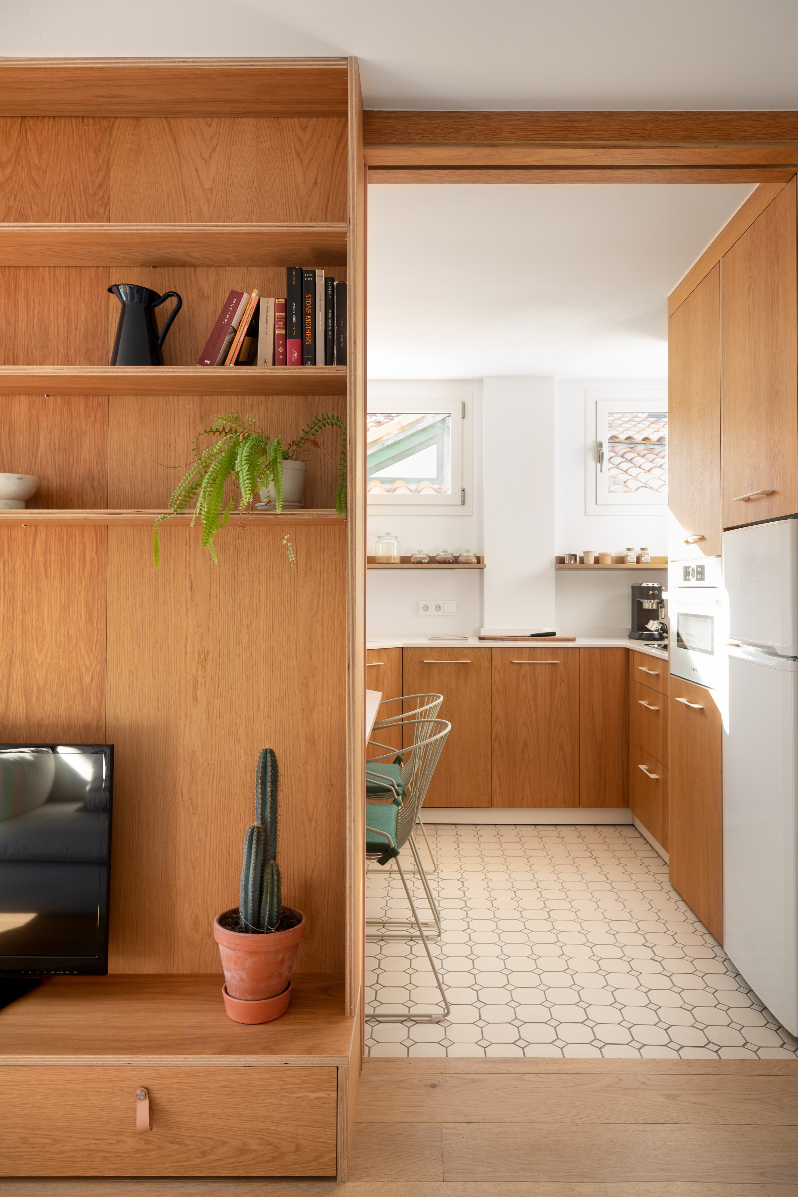 Fotos: El sorprendente &#039;minipiso&#039; de una pareja en el Puerto Viejo: 25 metros y habitaciones que se transforman