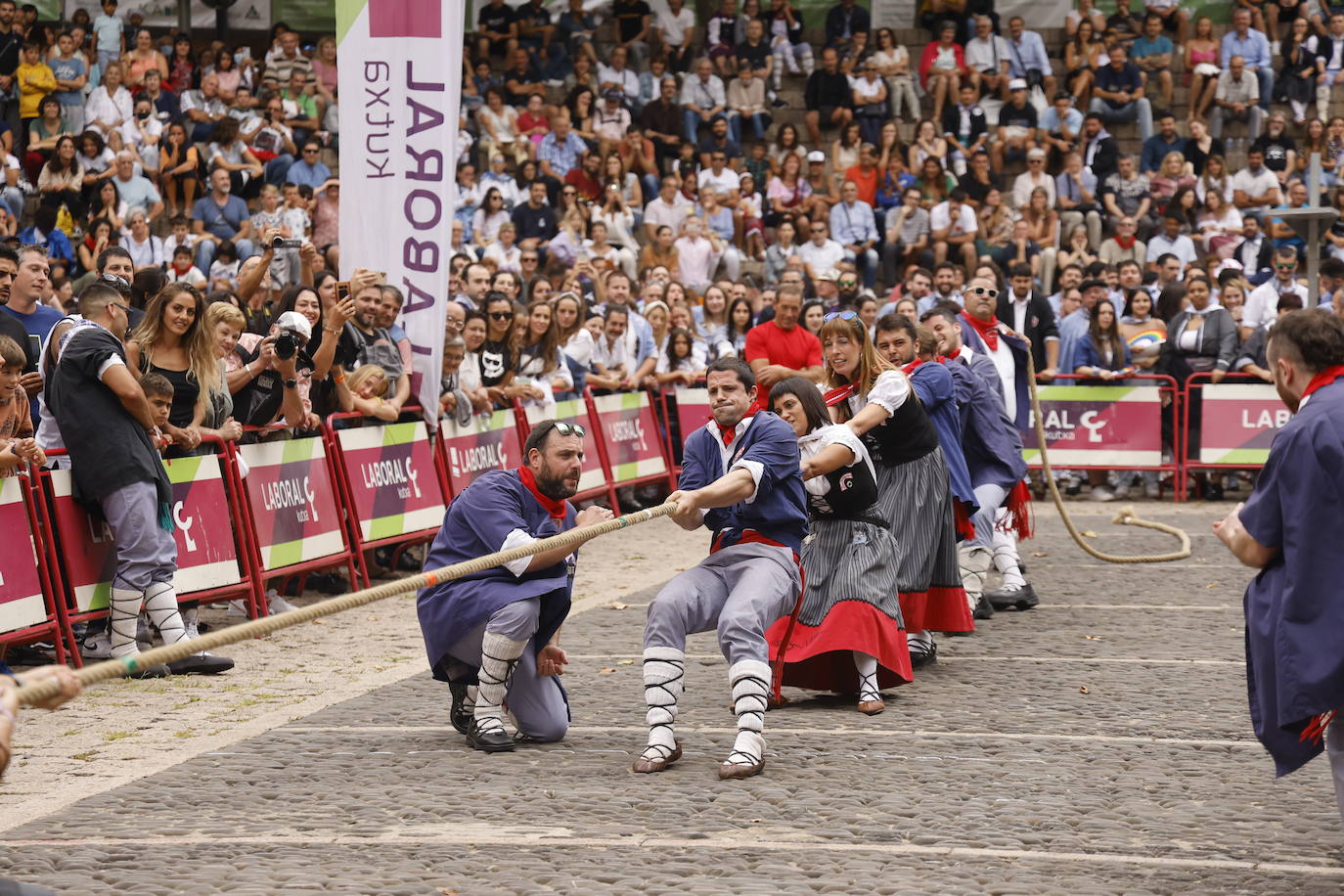 Los blusas y neskas están hechos de otra pasta